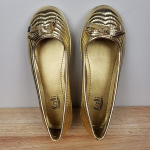 Kali Gold Mettalic Womens Ballet Flat Shoes Sz 6